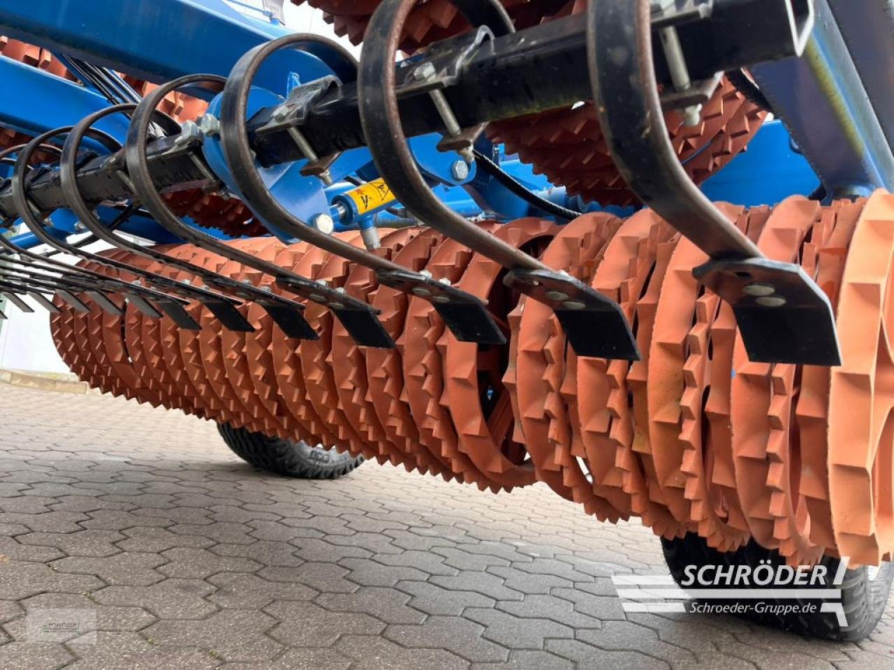 Sonstige Bodenbearbeitungsgeräte des Typs Tigges CAMBRIDGEWALZE CERAFLEX |VORFÜHRMASCHINE, Gebrauchtmaschine in Leizen (Bild 8)